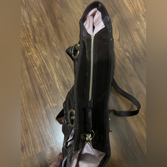 Vintage Coach Brown Patent Leather Shoulder Bag - Picture 4 of 14